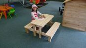 Piknikový dětský stolek