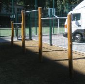 Workoutový prvek - Trojhrazda z akátu