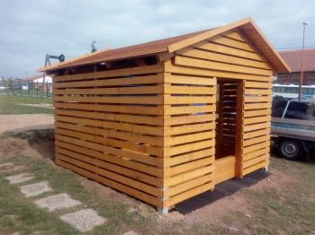 Hranolkoviště - domek s truhlou