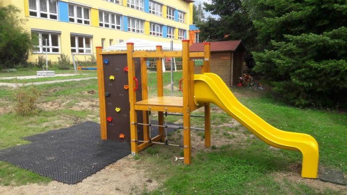 Skluzavka žlutá, 250 cm, laminátová, k veřejným sestavám