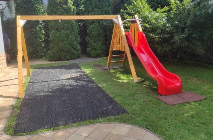 Dětské hřiště s houpačkou Single