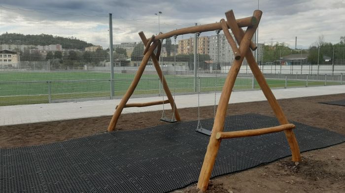 Houpačka z akátu - pro dvě děti