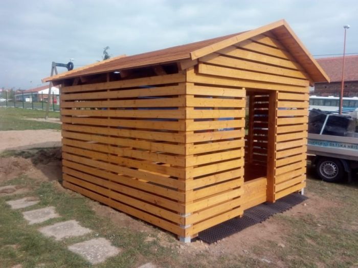 Hranolkoviště - domek s truhlou